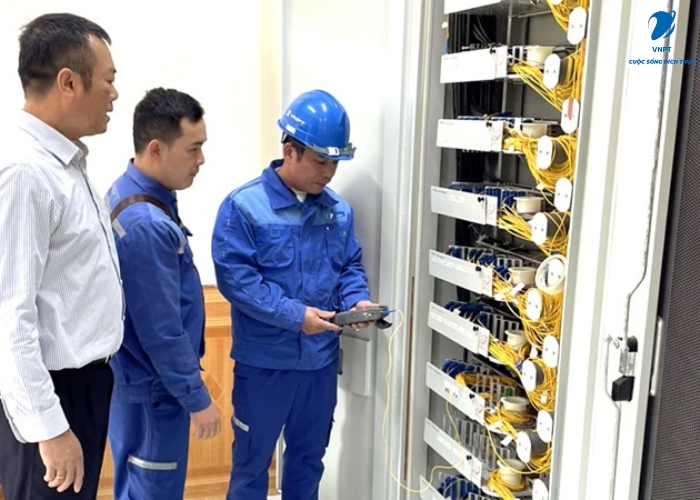 lap mang vnpt tai huong tra (2) lap mang vnpt tai huong tra (2)